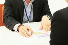 金融機関に提出する書類作成は正確に