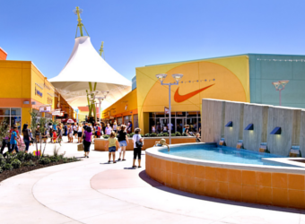 THE OUTLETS SHOPPES OF OKLAHOMA CITY 総面積32,000平米を誇る大型アウトレット(当物件より15km)