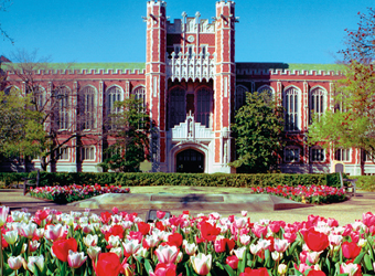 約3万人の学生が在籍する州立のオクラホマ大学はアメフトの名門校としても有名(当物件より28km)