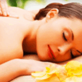 コンドミニアム併設のスパ