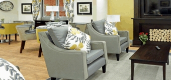 デベロッパーが所有する運営中の介護施設のリビング