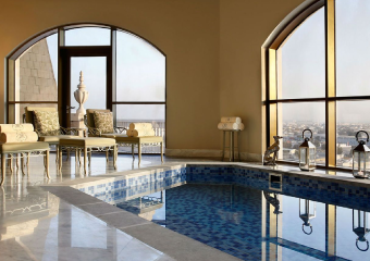 Armani Residence プール