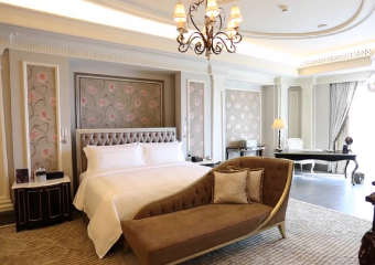 Armani Residence ベッドルーム