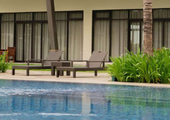 Larsen Towerプール