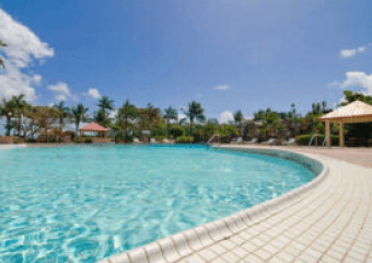 Ladera Tower プール