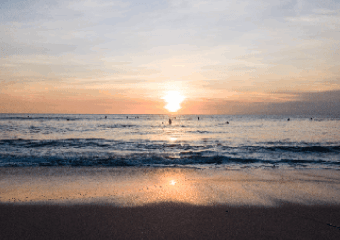 クタビーチの海